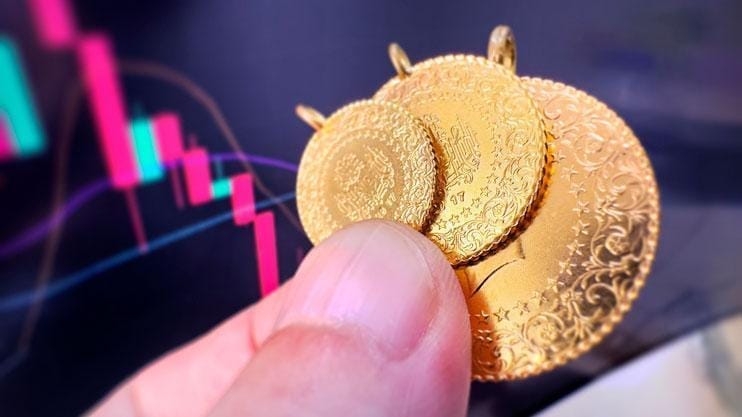 altin fiyatlarinda yeni rekor 3167 dolari gordu UUOqTNR6