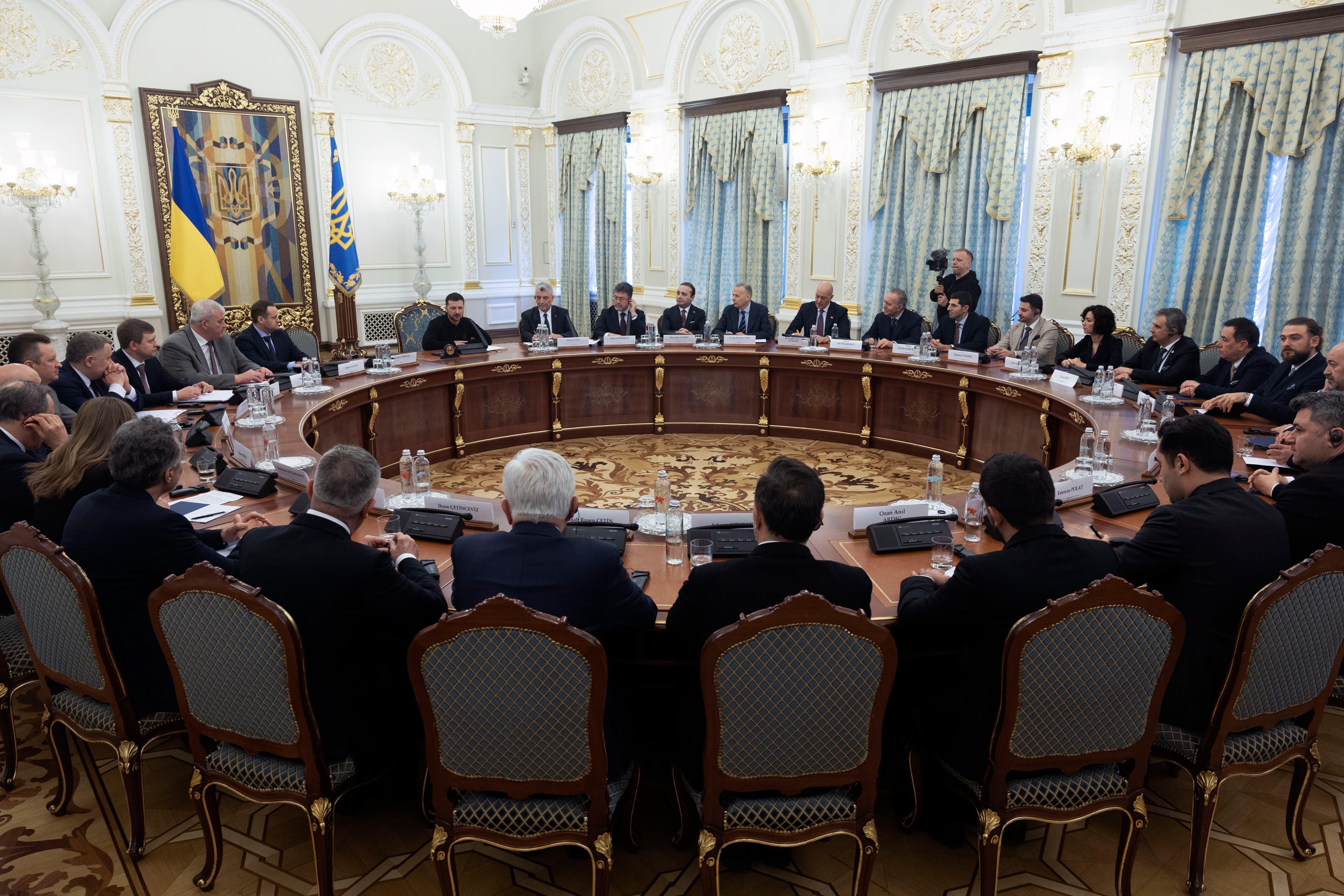 bakanlar yumakli ve bolat ukrayna devlet baskani zelenskiy ile gorustu 2 kNu6aNuC