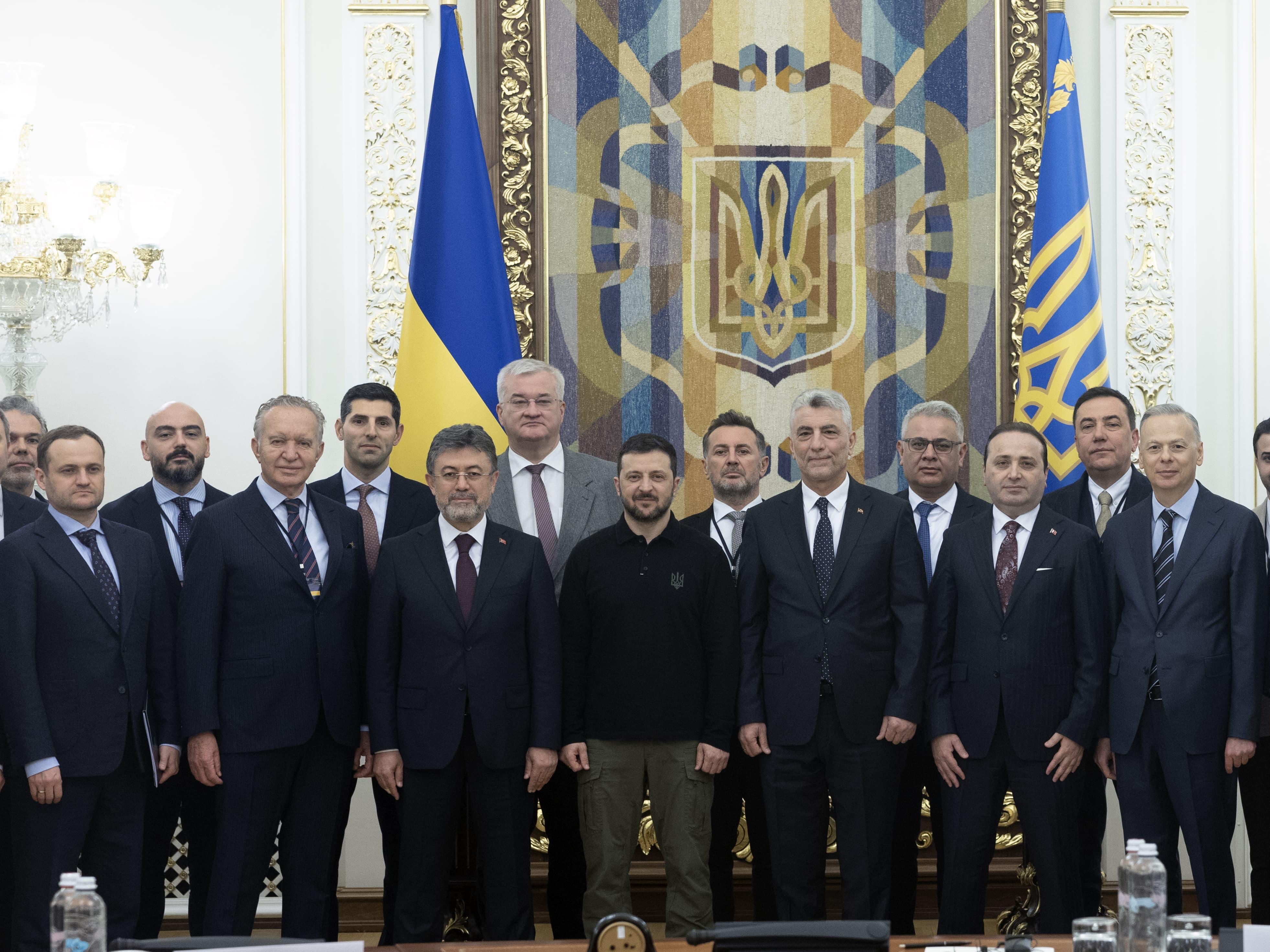 bakanlar yumakli ve bolat ukrayna devlet baskani zelenskiy ile gorustu 3