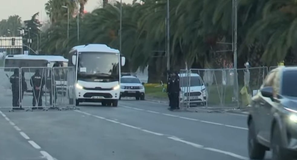 ekrem imamoglu ve 90 kisi adliyede 30 savci gorevlendirildi 1