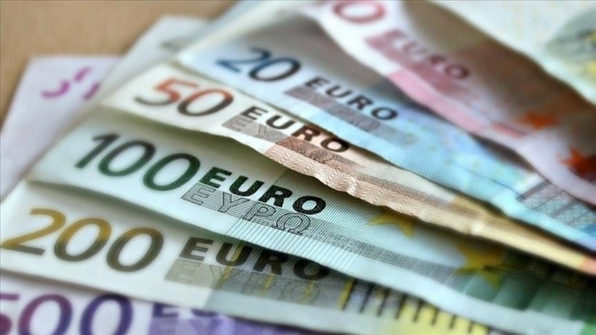 euro rekorunu kirdi tarihte ilk kez 0 3rZ6jEYc
