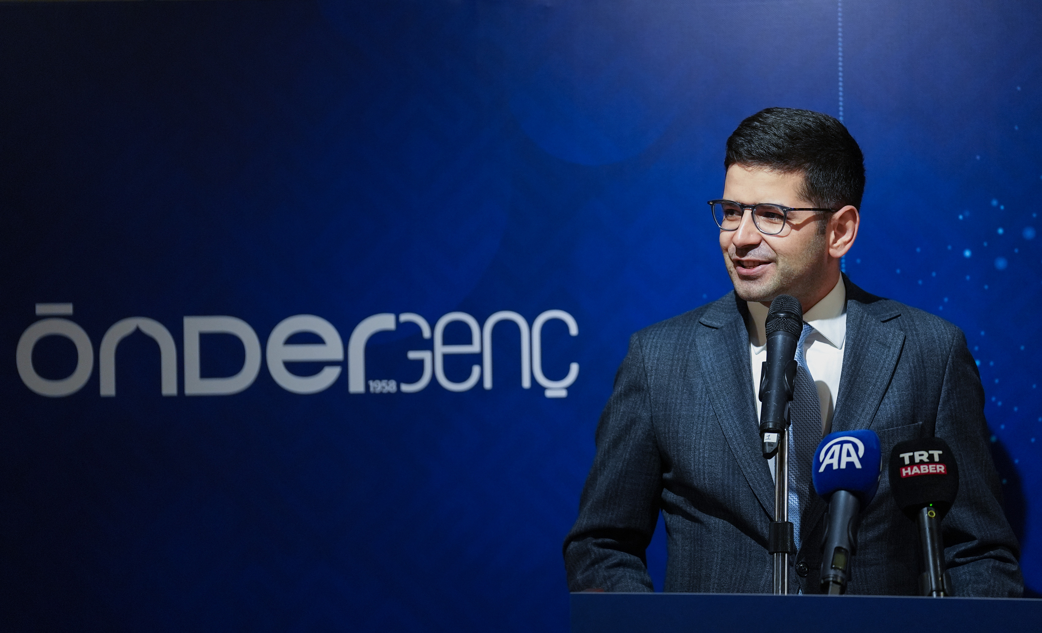 finans dunyasi temsilcileri genclerle iftarda bulustu 1 gJfnLHOi