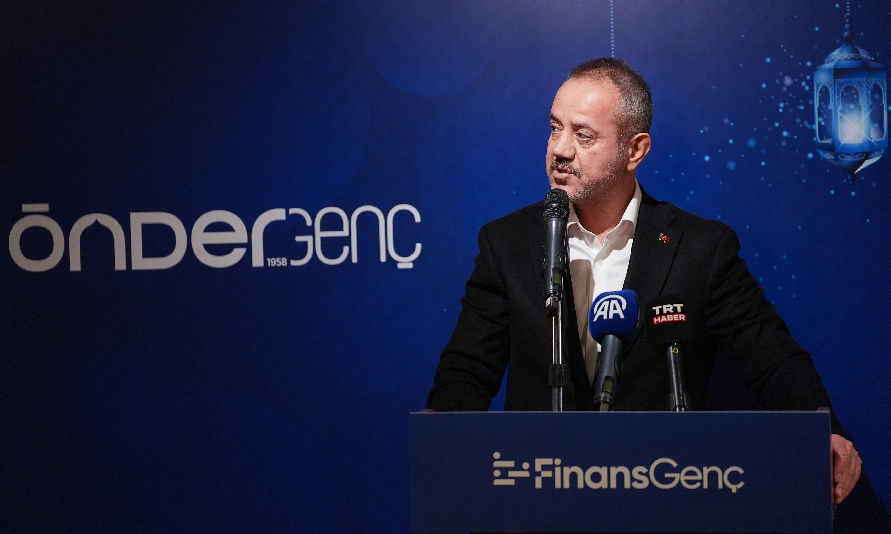 finans dunyasi temsilcileri genclerle iftarda bulustu 4 53sQDPyn