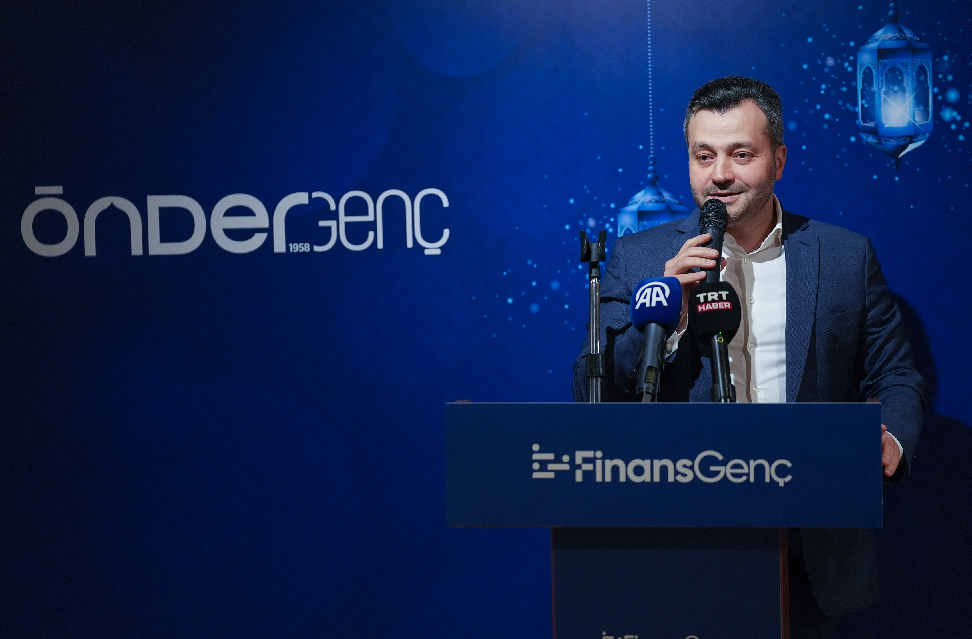 finans dunyasi temsilcileri genclerle iftarda bulustu 6 lgyYFrih