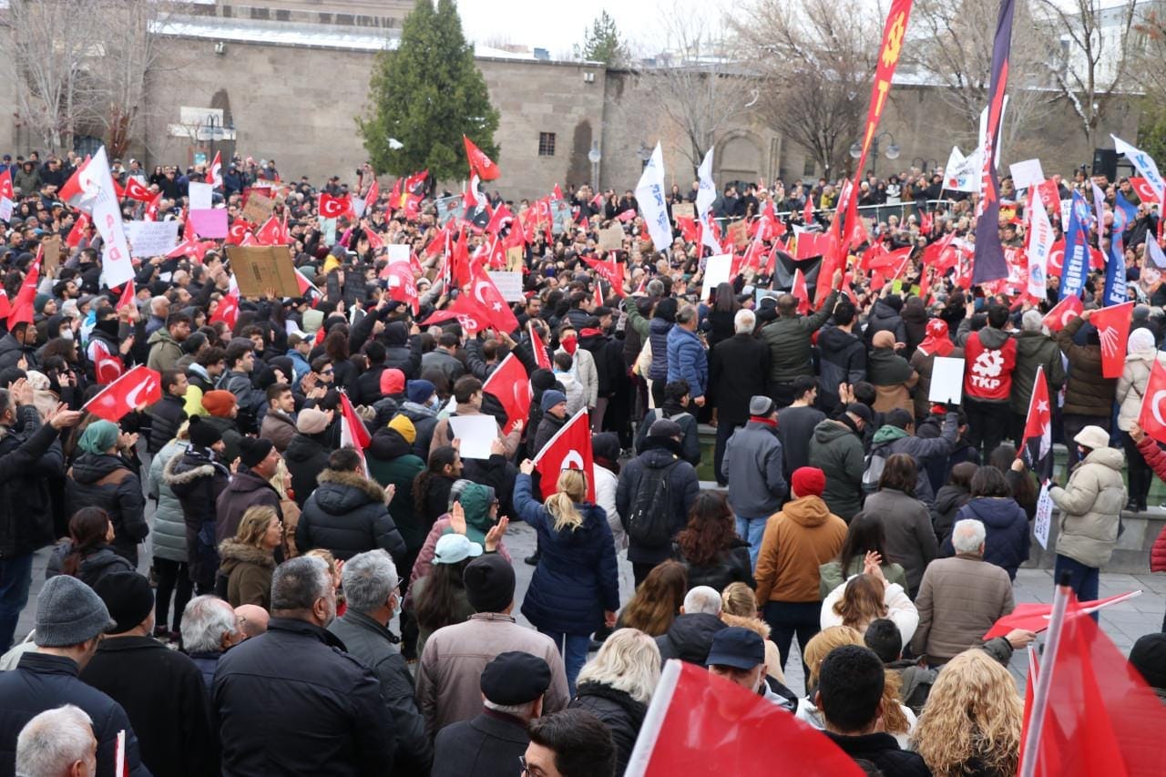 kayseride imamoglu gerginligi 4 gozalti 0 SR14CKX1