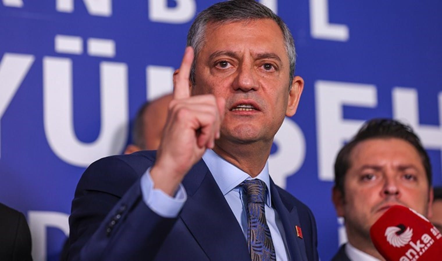 ozgur ozel hic bir kanunsuz yasaga uymayacagiz cAkk9VE8