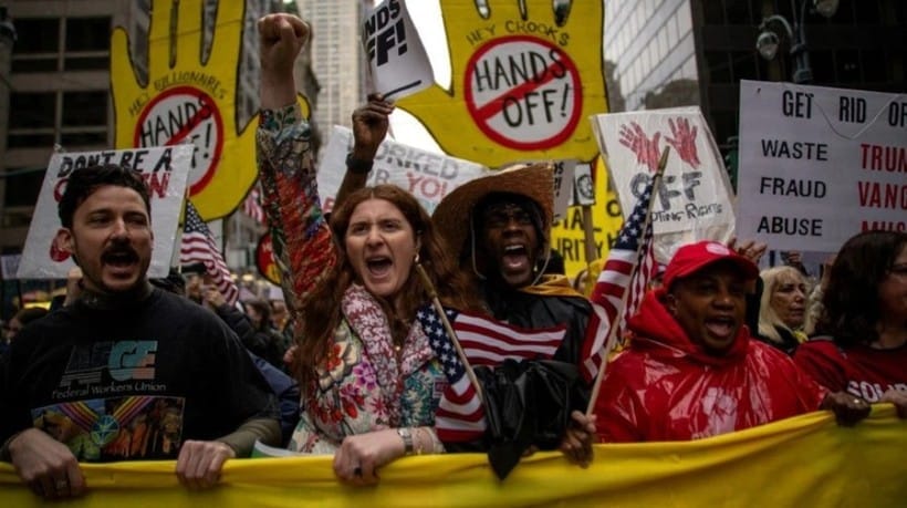 yaratici yikim mi hands off mu protestolar romaya kadar uzandi 0 QaXq9VEG