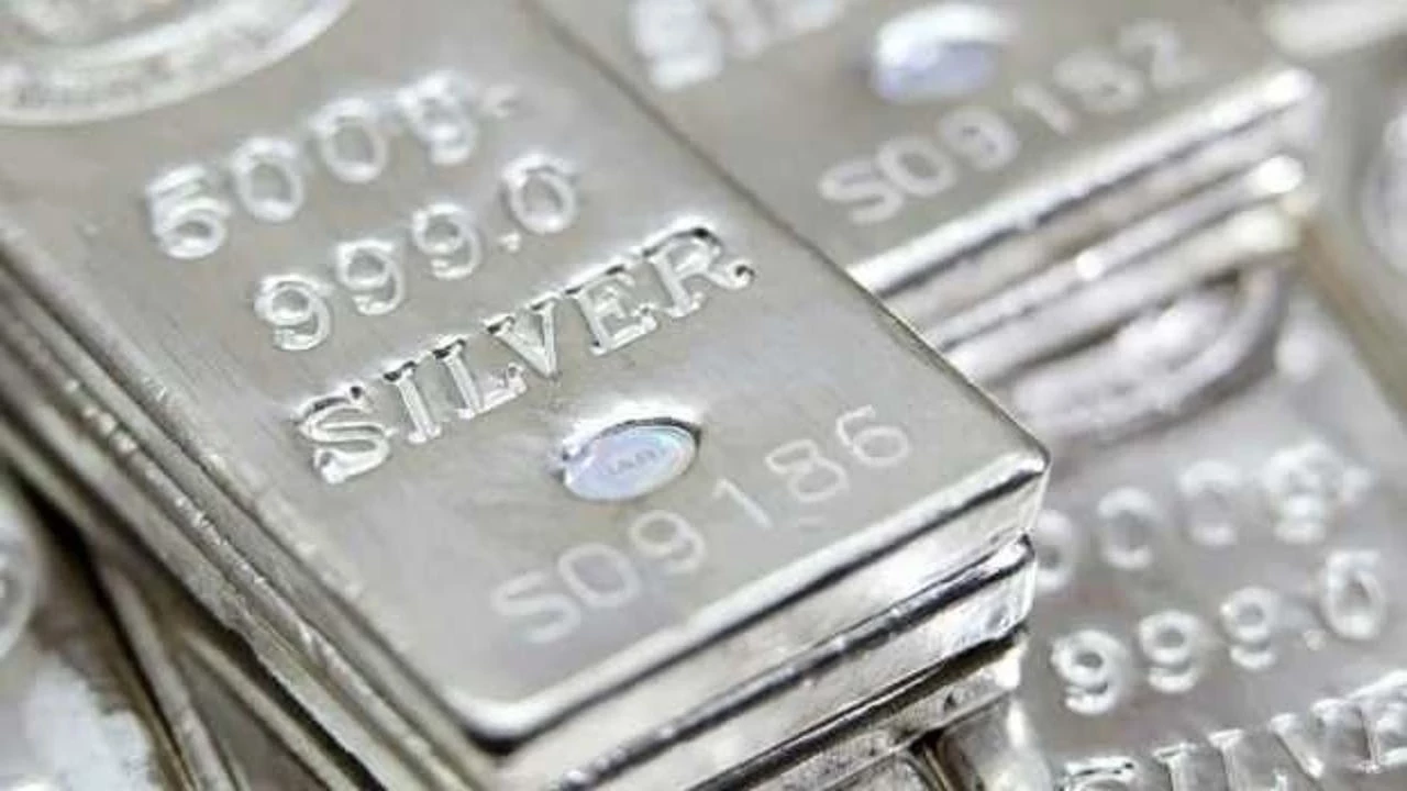 gumuste 13 yilin zirvesi yeni donemin sessiz yildizi mi o0mw cover