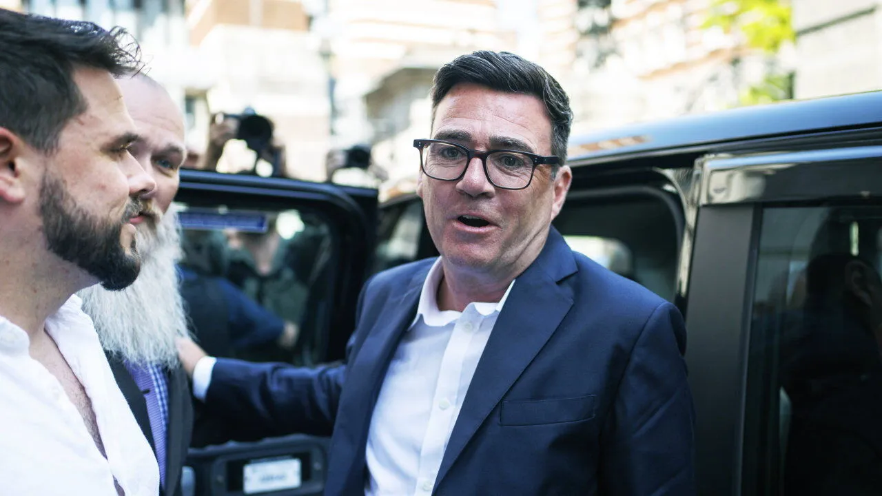 World in Brief: Starmer Dönemi Sona Eriyor, Burnham Başbakanlığa Hazırlanıyor; Vance’tan İran Açıklaması