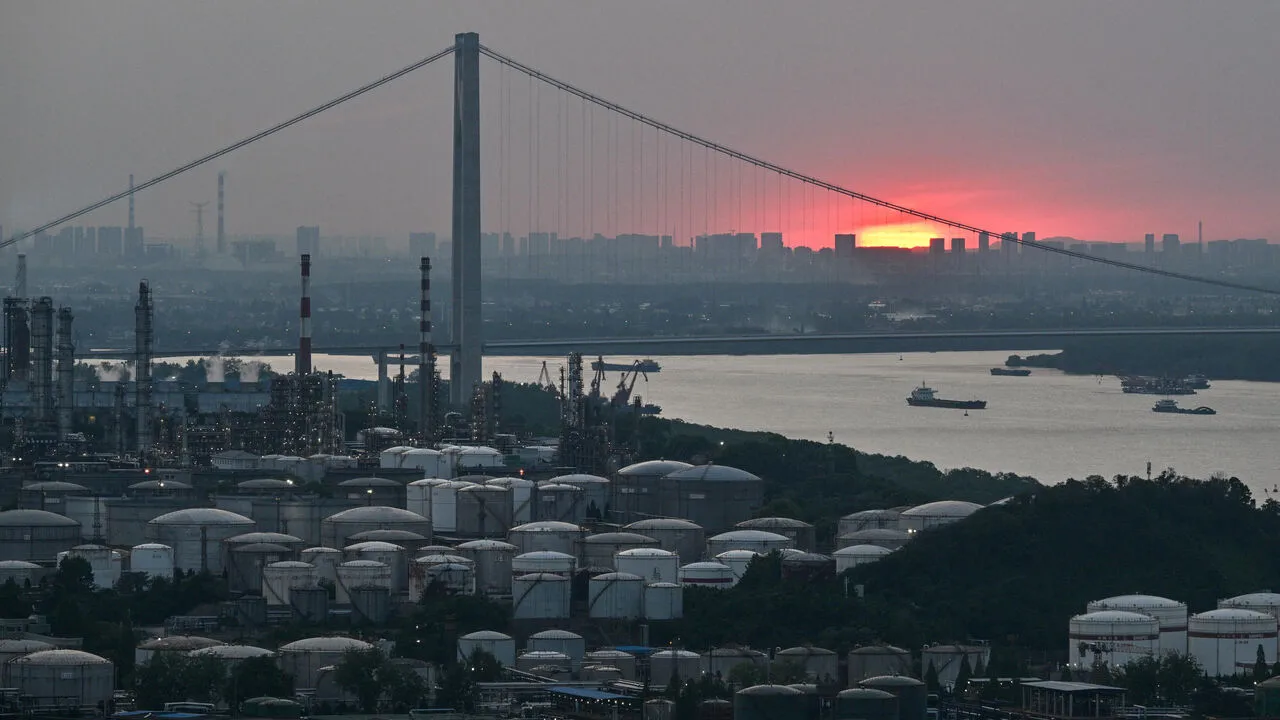 Amerika’nın Hürmüz Boğazı’ndaki Restleşmesi Küresel Yakıt Krizini Derinleştiriyor