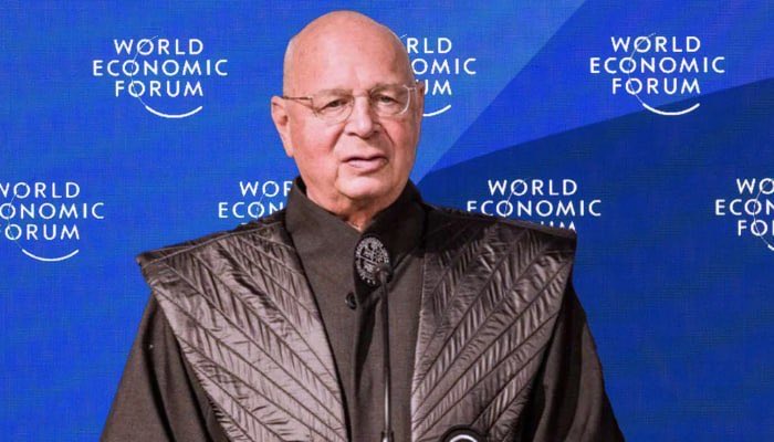 Klaus Schwab’dan Bülent Arınç’a: “Saklayacak Bir Şeyin Yoksa Korkma” Söylemi Neden İlk Krizde Çöküyor?