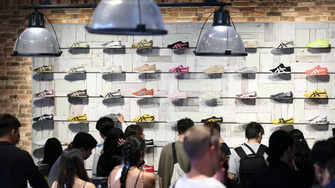 Nike kan kaybediyor, Asics rekor kırıyor