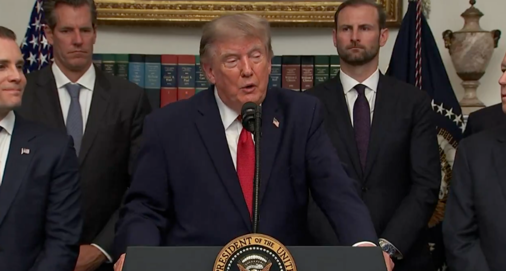 TRUMP NE DEDİ? ABD KÖŞEYE Mİ SIKIŞIYOR?
