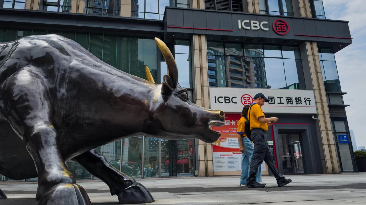 Çin, bankalara 54 milyar dolar aktardı: Kredi sorunu çözülmedi