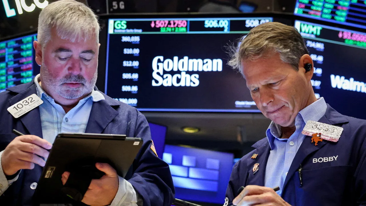 World in Brief: Amerikan bankalarının kazançları karışık; Kimberly Guilfoyle ABD’nin Yunanistan Büyükelçiliği görevinden istifa etti